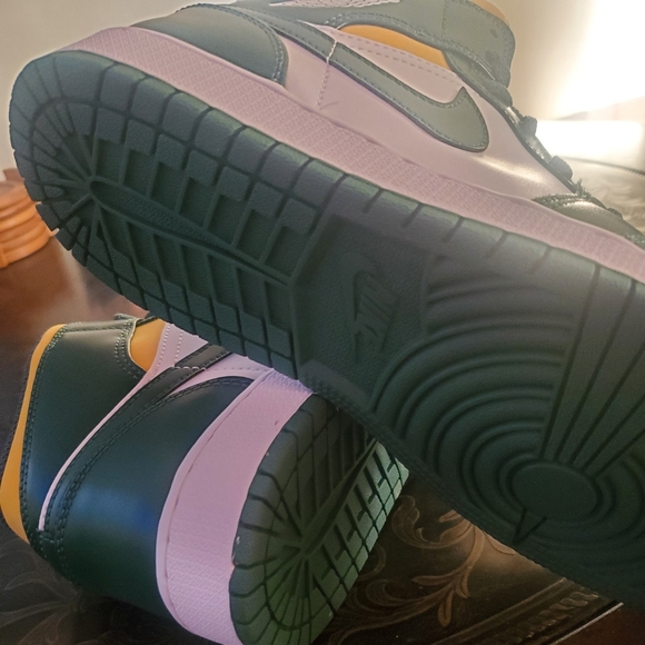 Air Jordan 1 mid (GS) - Picture 5 of 6